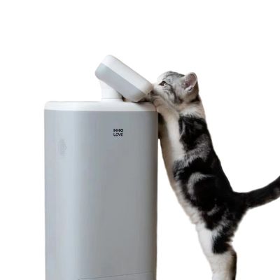 2.5Lフィーダーと4Xデジタルズームカメラを備えたインテリジェントペットコンパニオンロボット